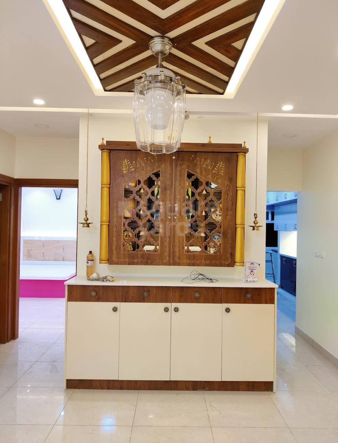 Rental 3 Bedroom 1400 Sq.Ft. Apartment in Prestige Park Square