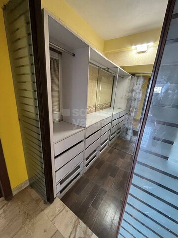  6+ BHK Apartment at Lokhandwala Complex, Andheri West – for Rent