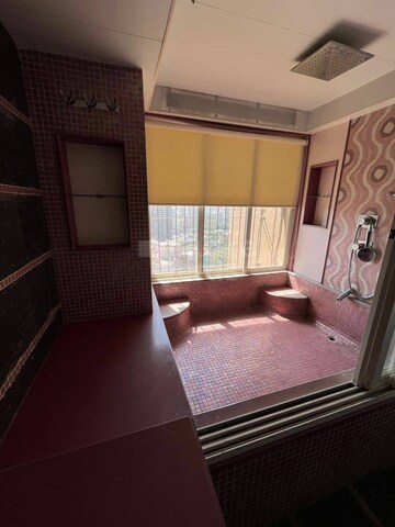 Room in 6+ BHK Apartment at Lokhandwala Complex, Andheri West – for Rent