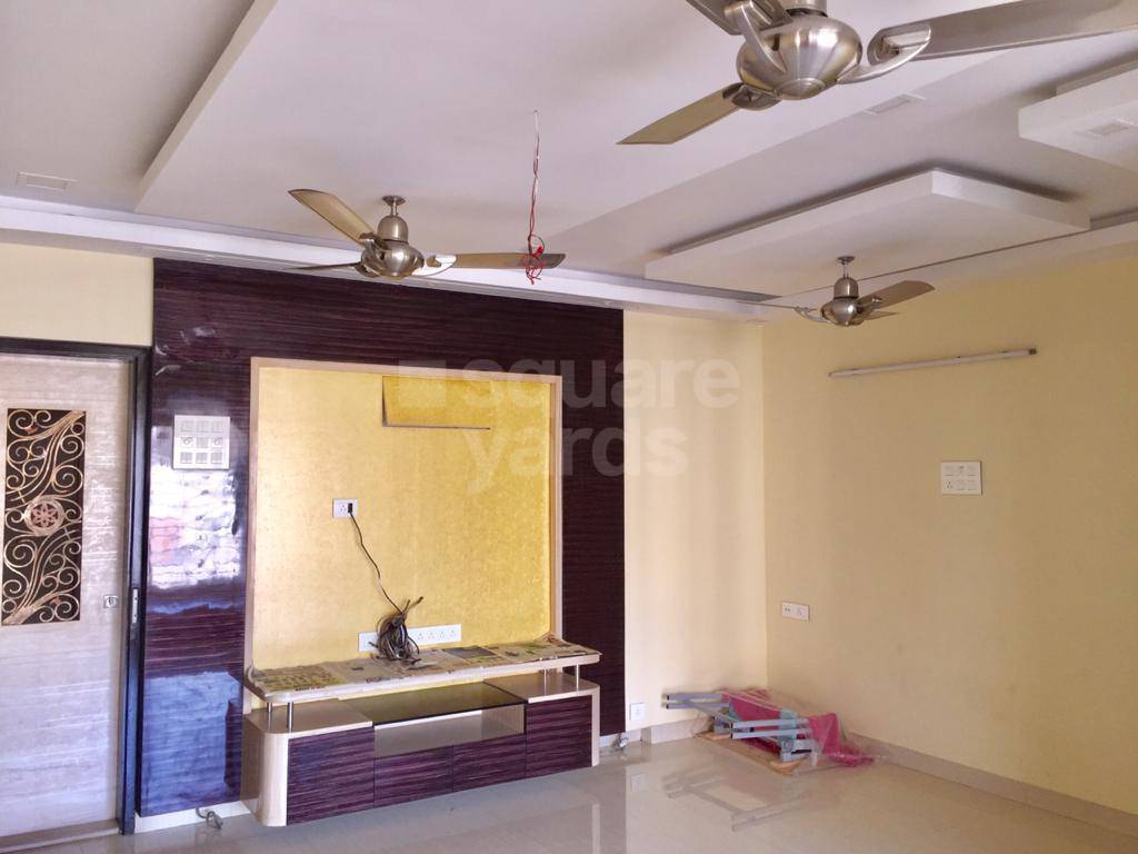 Resale 3 Bedroom 1700 Sq.Ft. Apartment in Nepean Sea Road Mumbai 5150908