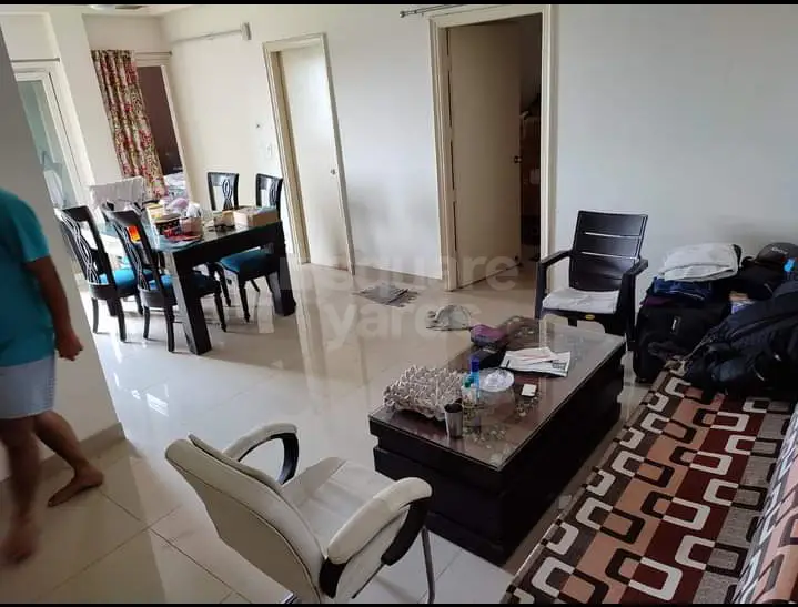 Rental 3 Bedroom 1465 Sq.Ft. Apartment in Shri Radha Sky Gardens, Noida