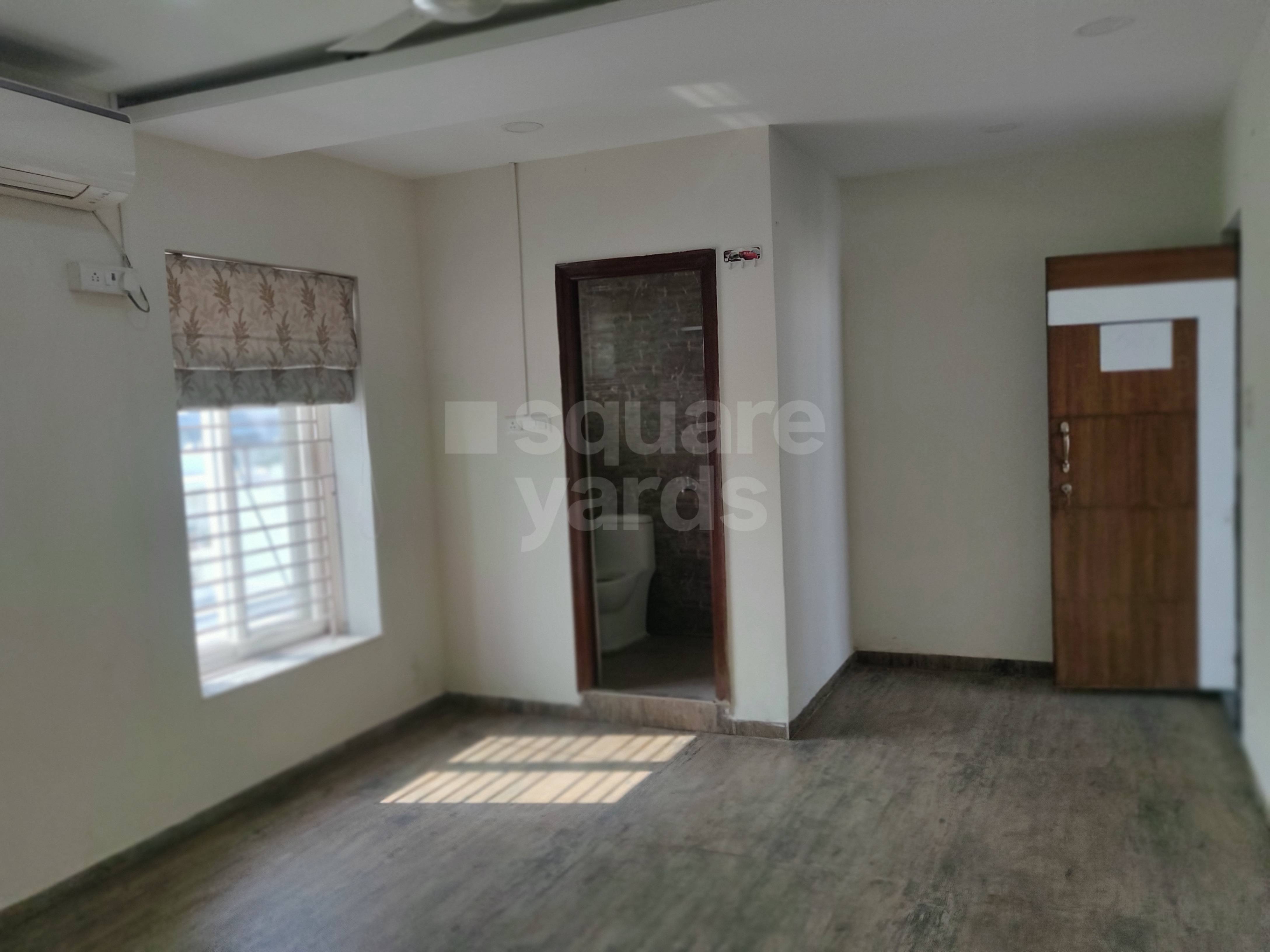 Rental 4 Bedroom 3200 Sq.Ft. Apartment in Banjara Hills Hyderabad 5256328