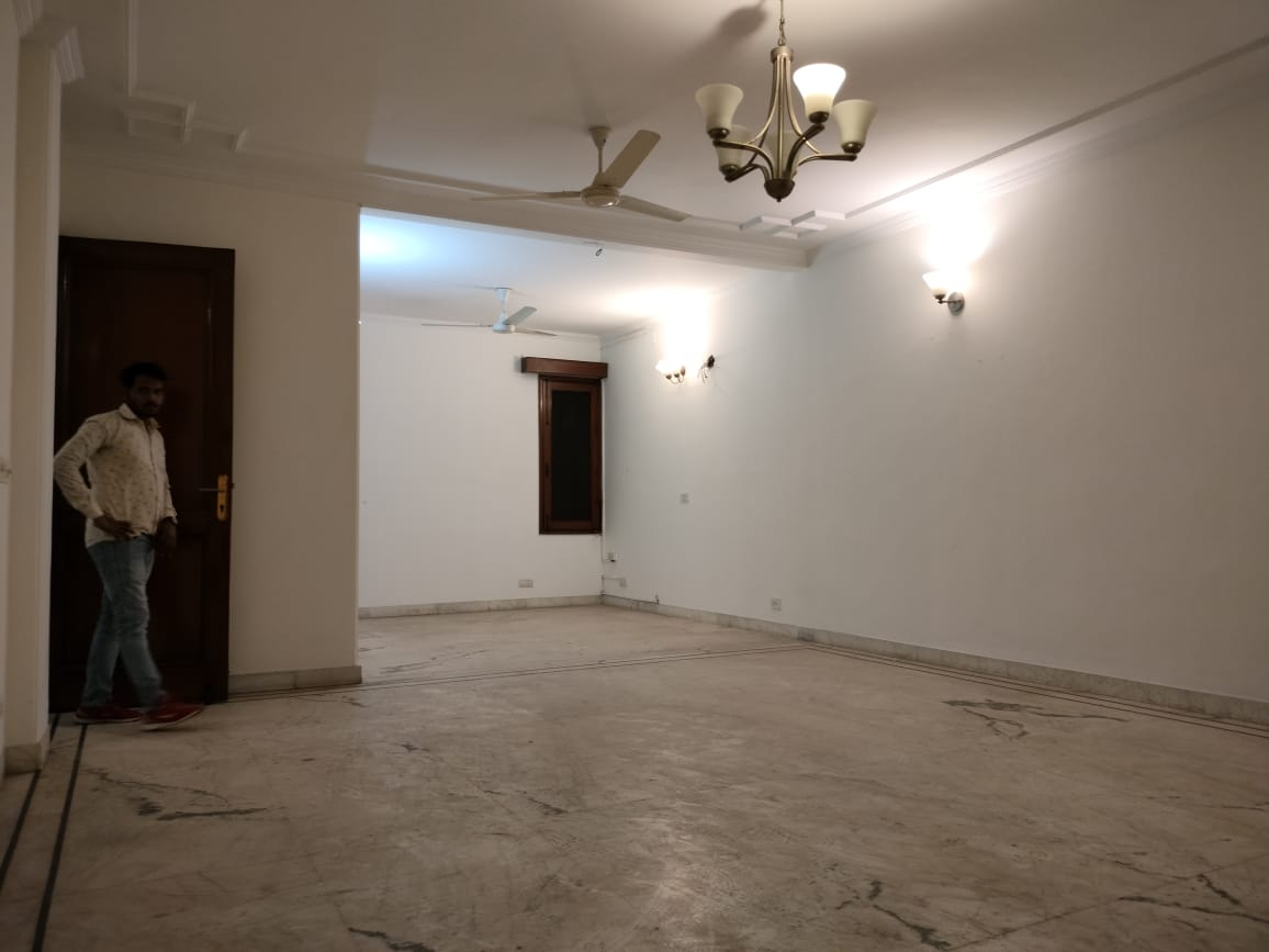 Rental 4 Bedroom 3600 Sq.Ft. Builder Floor in RWA Geetanjali Enclave