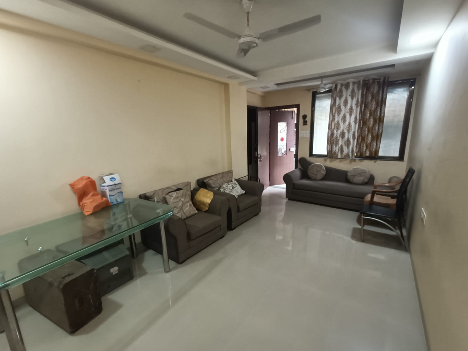 Rental 1 Bedroom 400 Sq.Ft. Apartment in Malad Amber CHS, Malad West