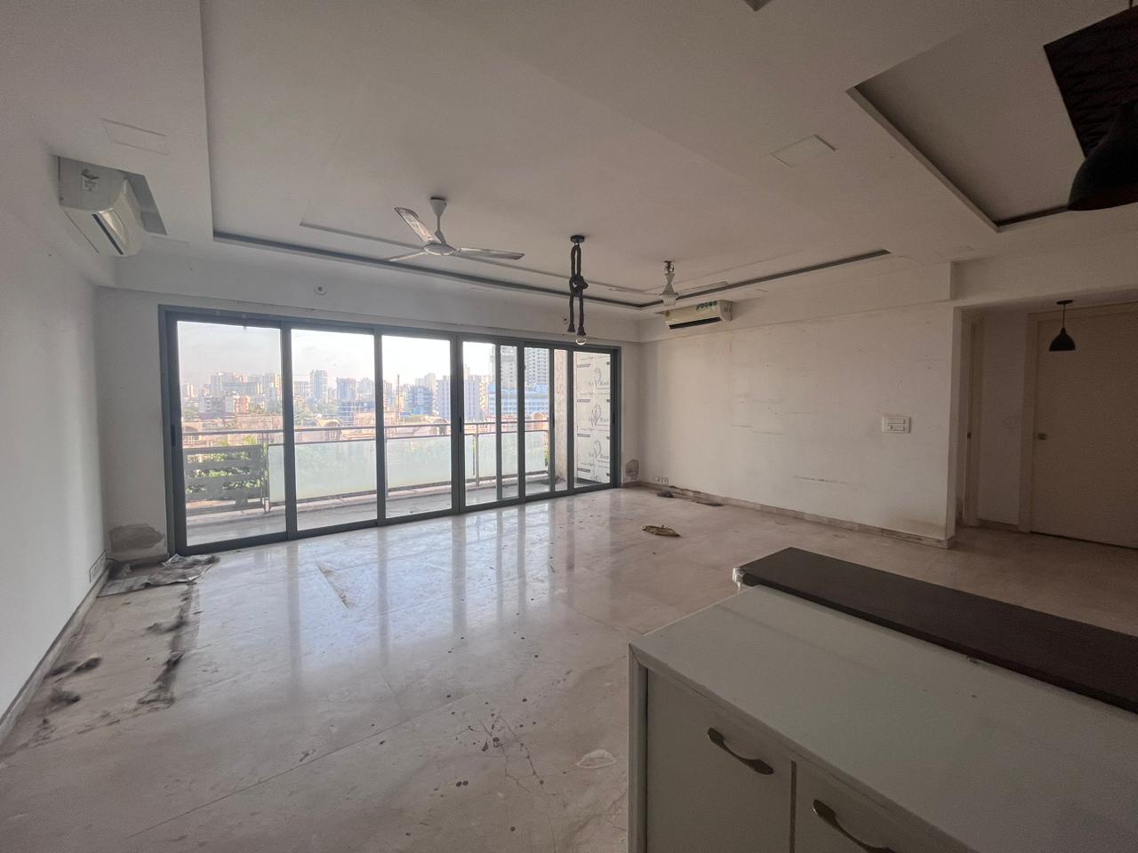 Resale 3 Bedroom 1650 Sq.Ft. Apartment in Imperial Heights Goregaon