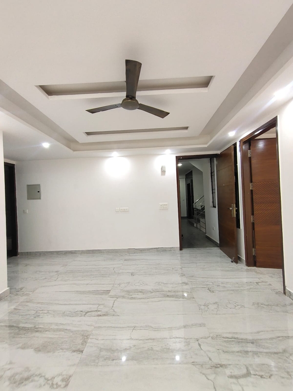 Resale 3 Bedroom 2000 Sq.Ft. Apartment in Freedom Fighters Enclave