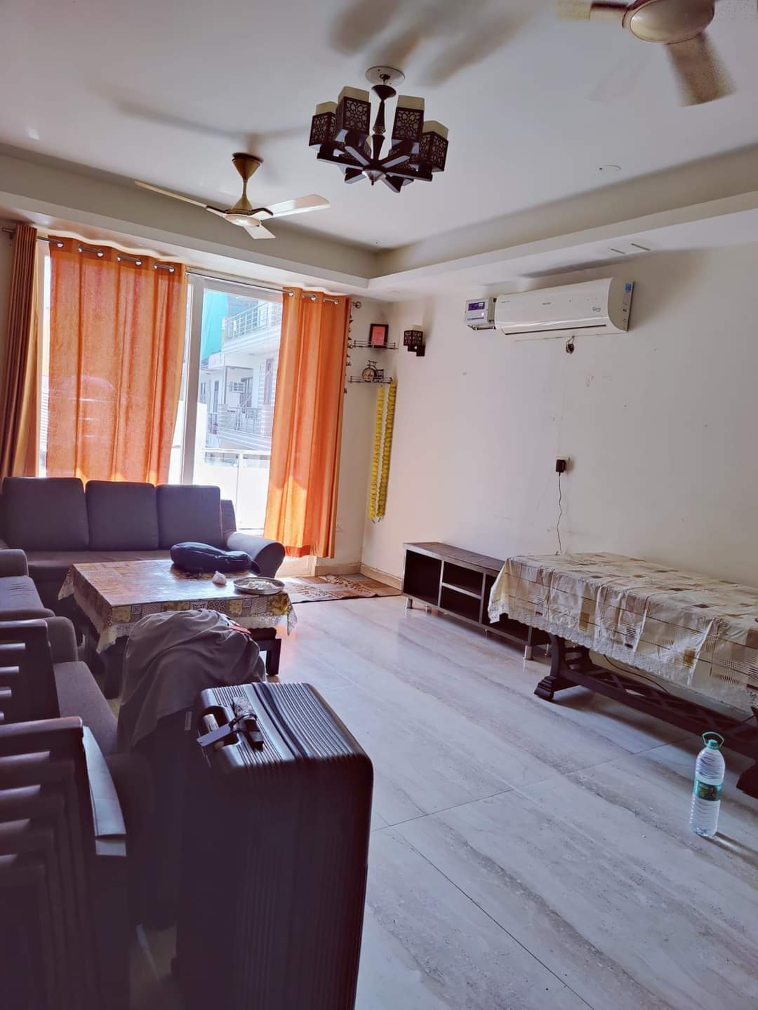 Rental 2.5 Bedroom 1280 Sq.Ft. Apartment in Ansal Sushant Floors