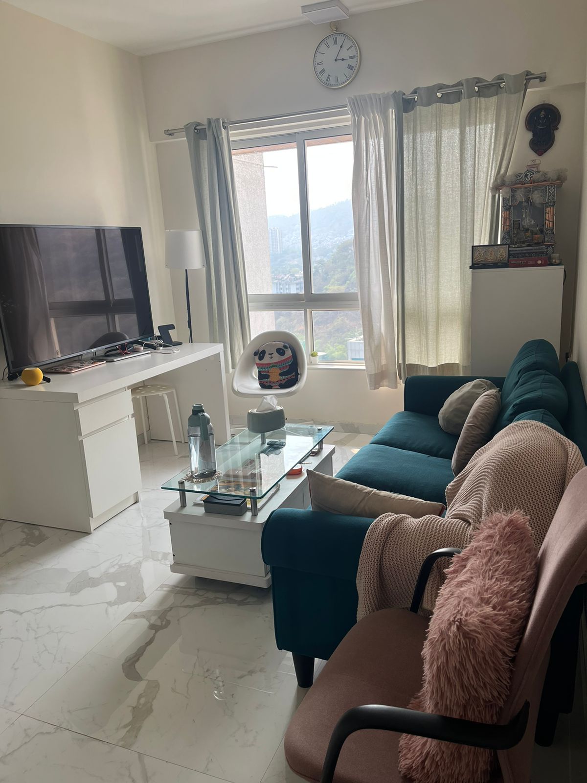 Rental 1 Bedroom 550 Sq.Ft. Apartment in Blumen Apartments, Vikhroli