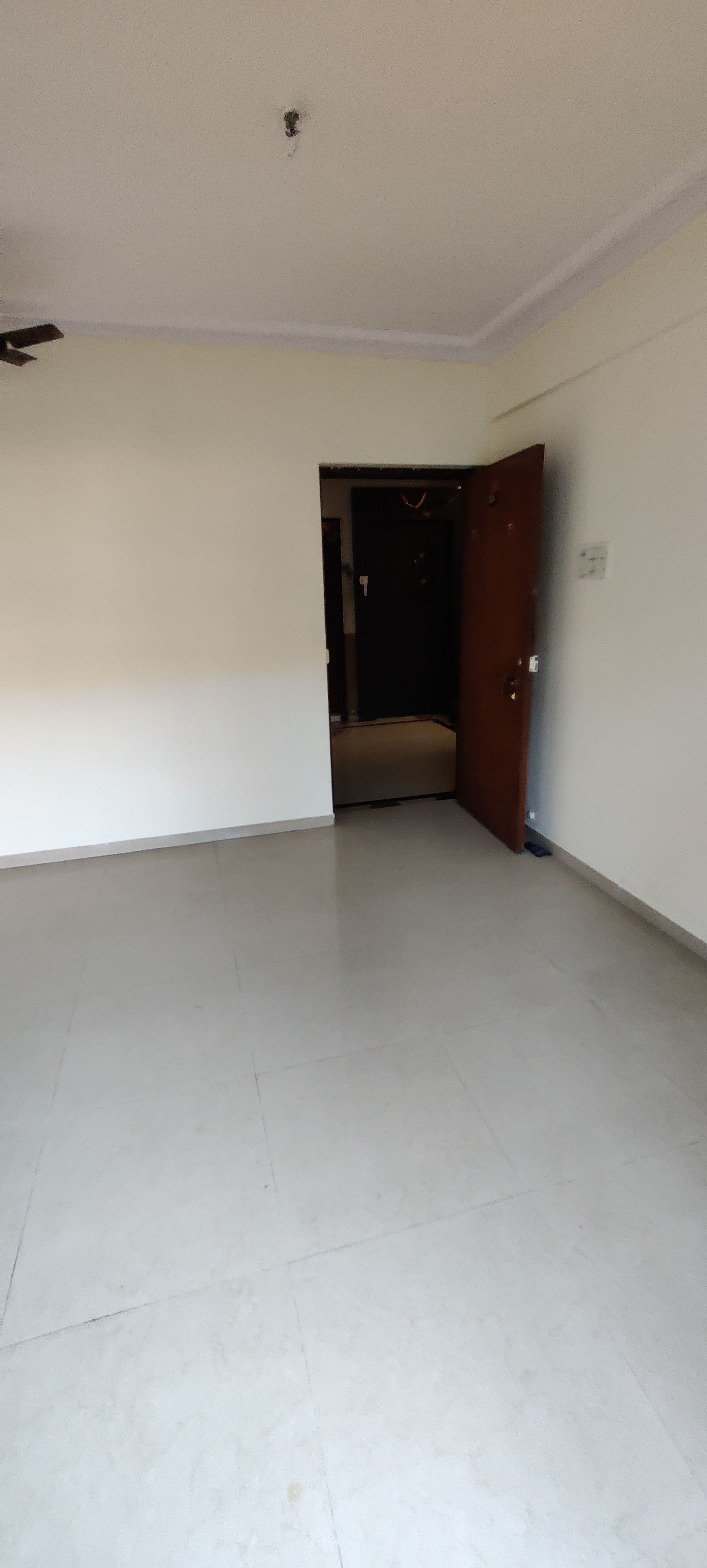 Resale 1 Bedroom 425 Sq.Ft. Apartment in Lokhandwala Infrastructure ...