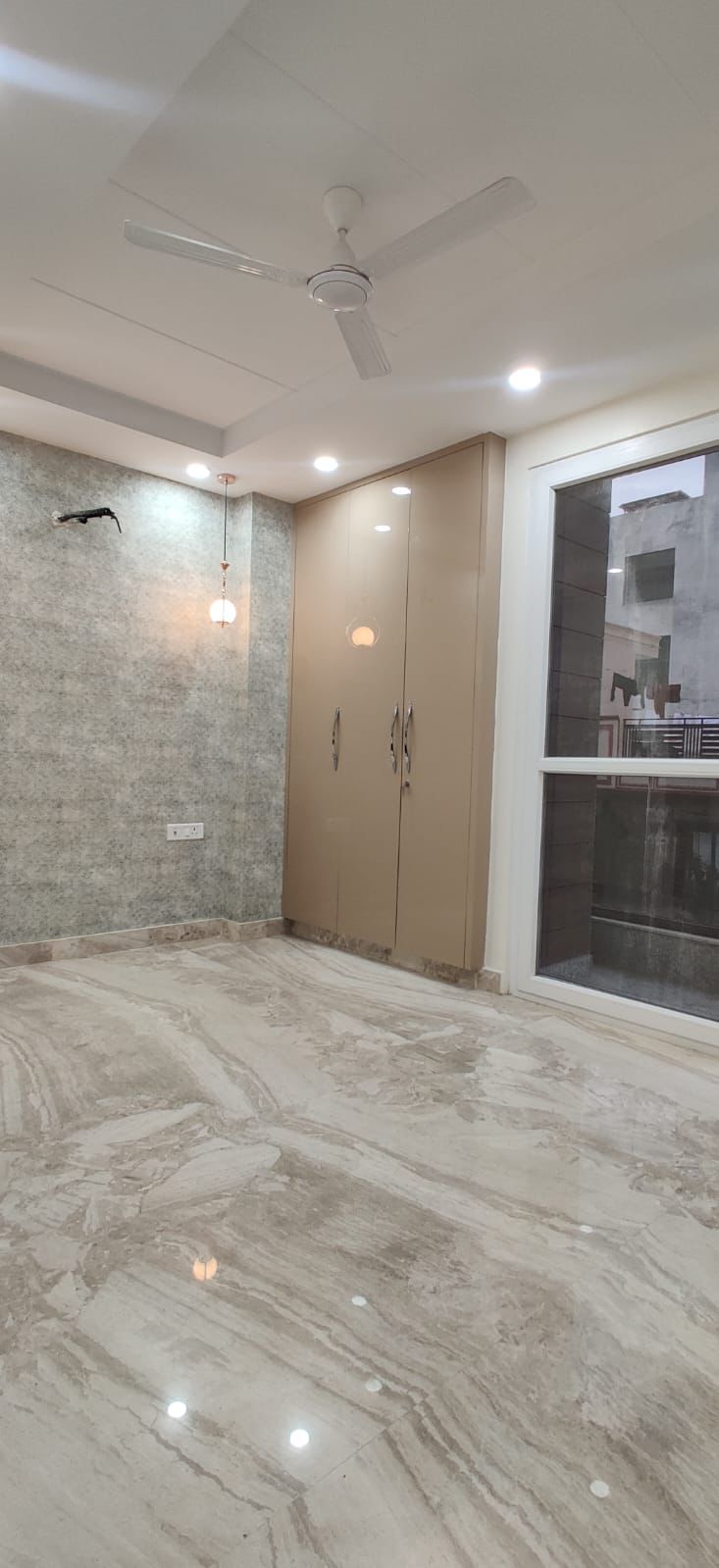 Rental 2 Bedroom 500 Sq.Ft. Apartment in RWA DGII MIG Vikas Puri