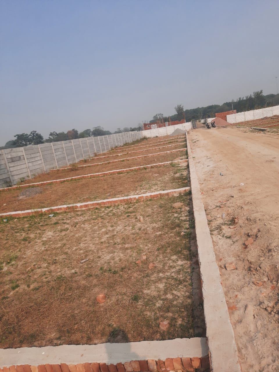 Resale Commercial Shop 300 Sq.Ft. in SVG Alpha Plaza, Gn Sector Alpha 1