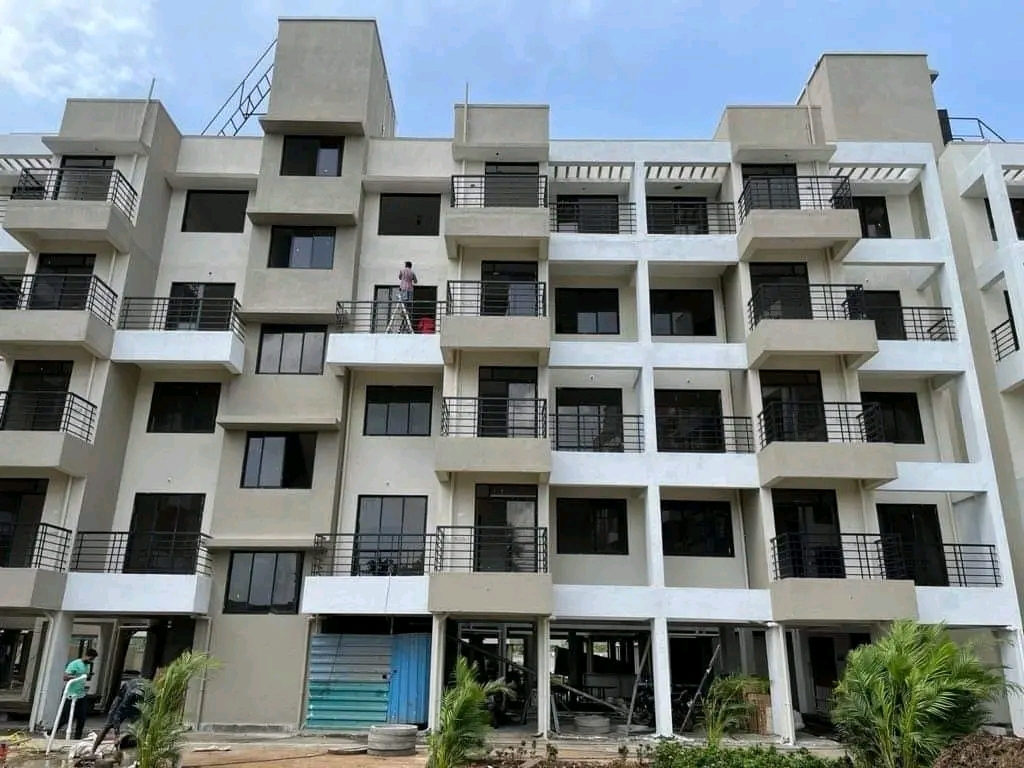 Resale 3 Bedroom 1050 Sq.Ft. Apartment in L&T Seawoods Residences Phase