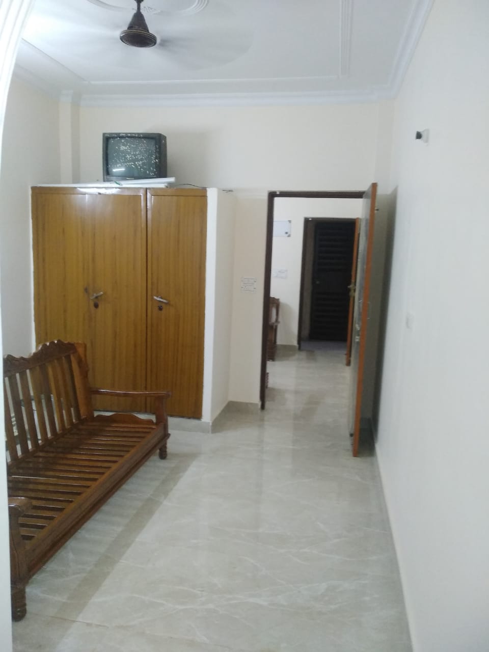 Rental 1 Bedroom 499 Sq.Ft. Apartment in RWA Block B Dayanand Colony