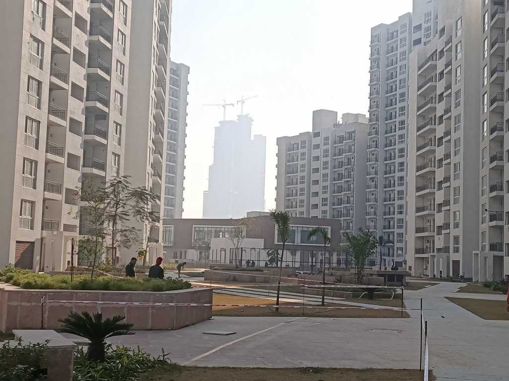 Resale 3 Bedroom 1735 Sq.Ft. Apartment in Umang Winter Hills, Sector 77