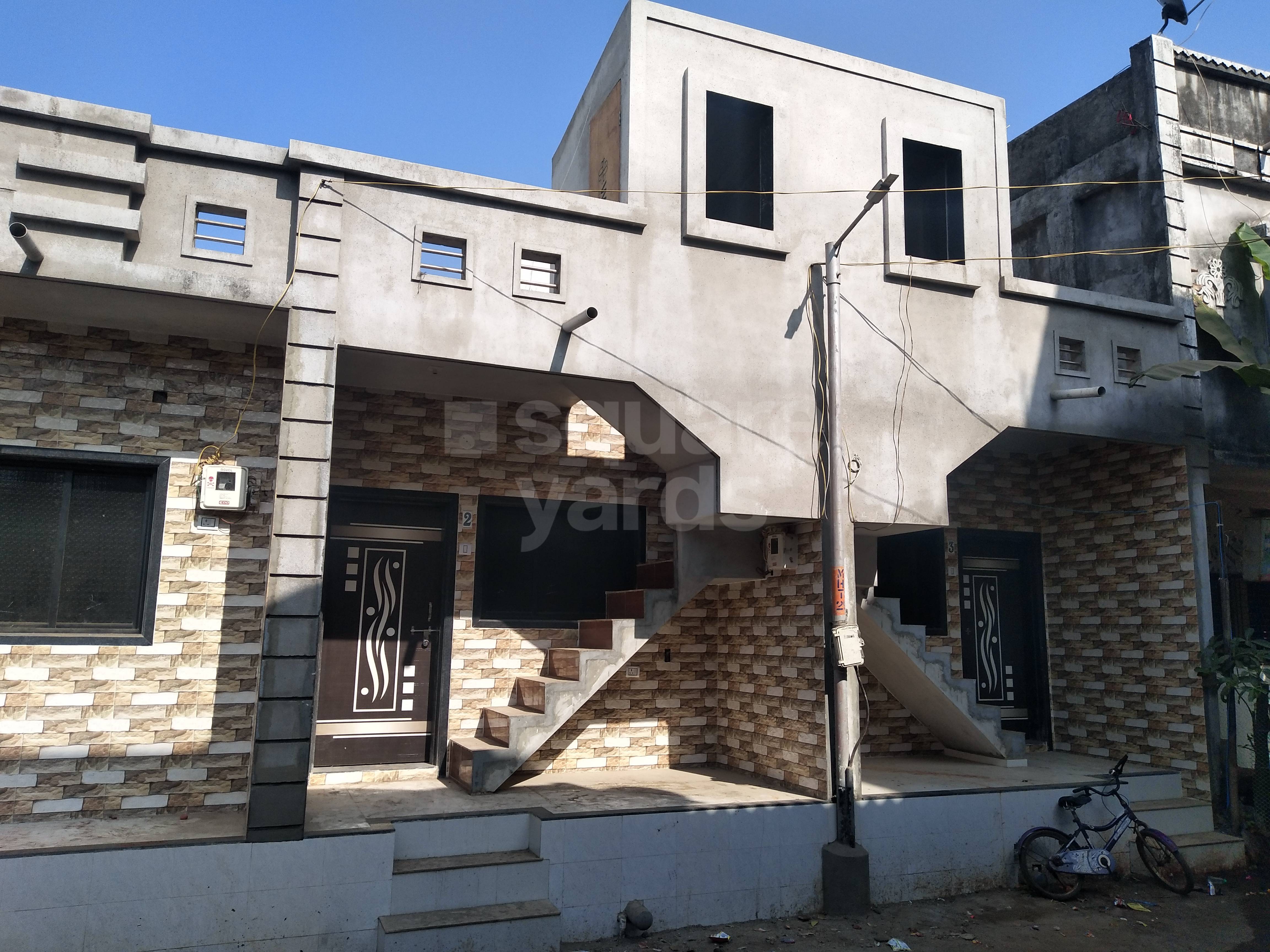 Resale 2 Bedroom 864 Sq.Ft. Independent House in Dindoli Surat 5187963