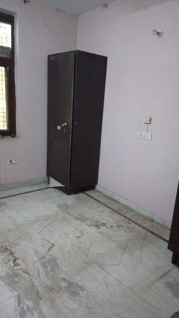 Rental 2 Bedroom 756 Sq.Ft. Builder Floor in RWA A4 Block Paschim Vihar, Paschim Vihar Delhi