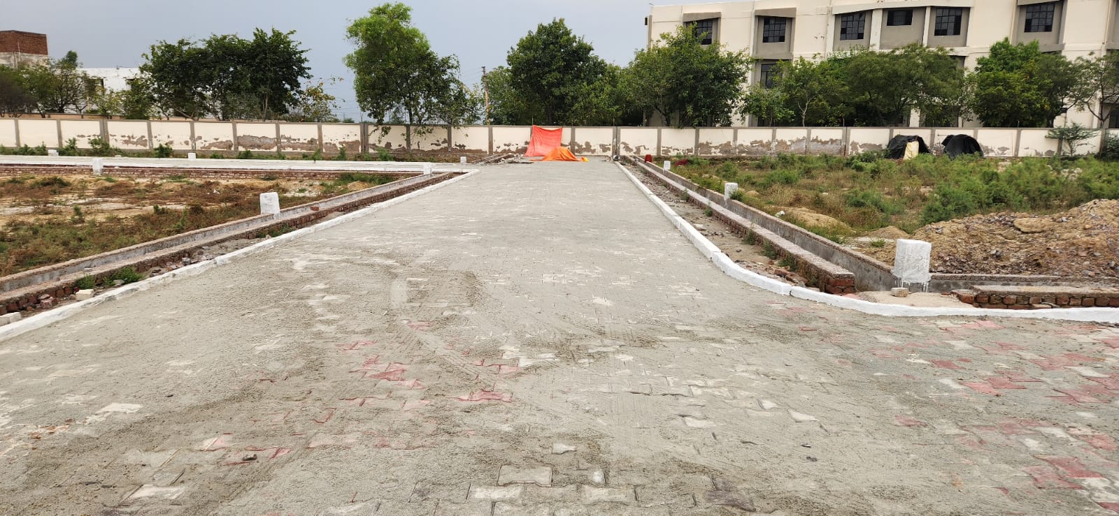 Resale Sq Yd Plot In Ajhai Khurd Vrindavan