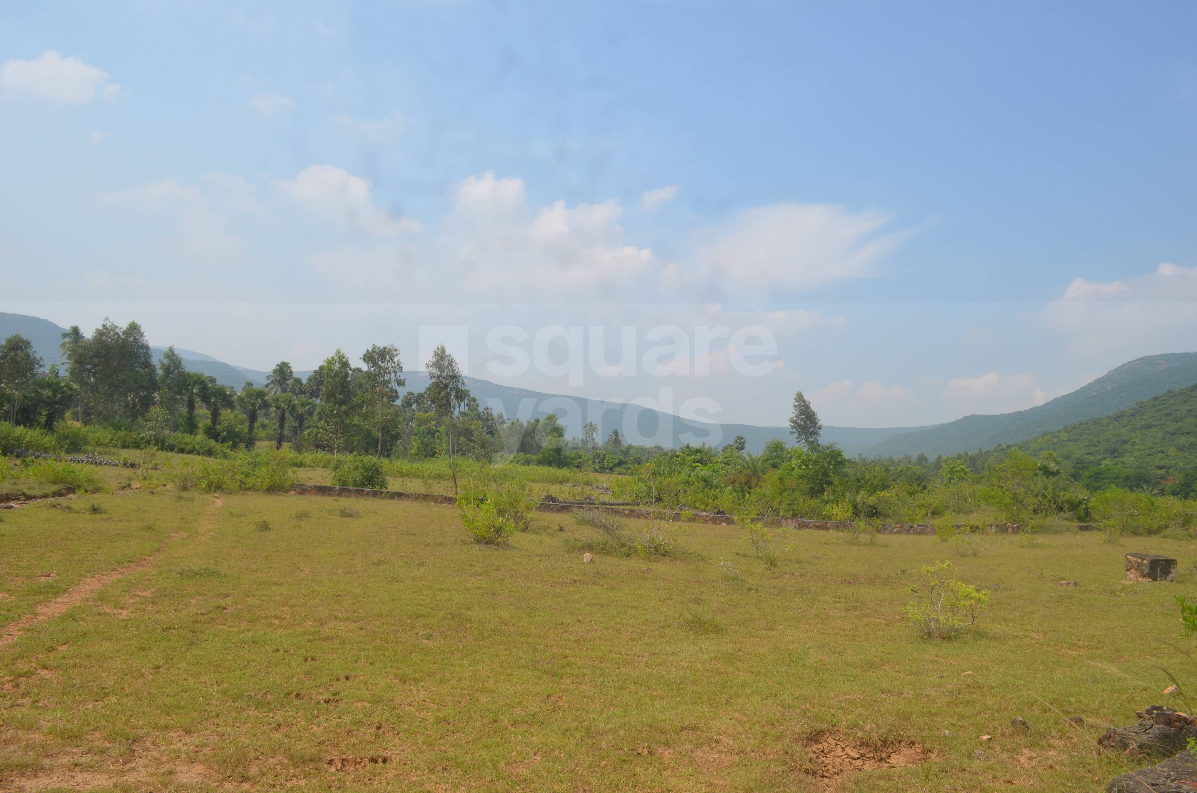 Resale 2106 Sq.Ft. Plot in Kommadi Vizag 5198355