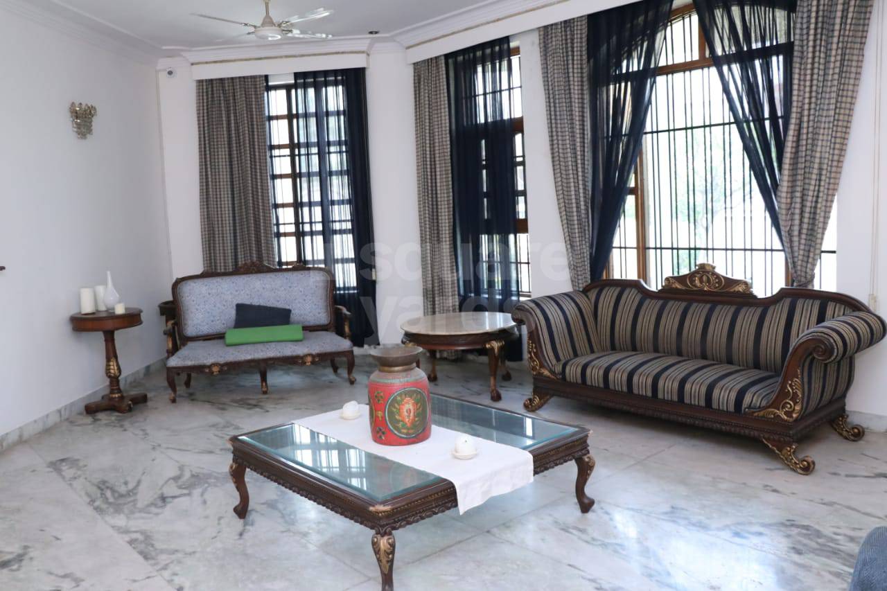 Rental 5 Bedroom 4150 Sq.Ft. Independent House in Sector 14 Faridabad