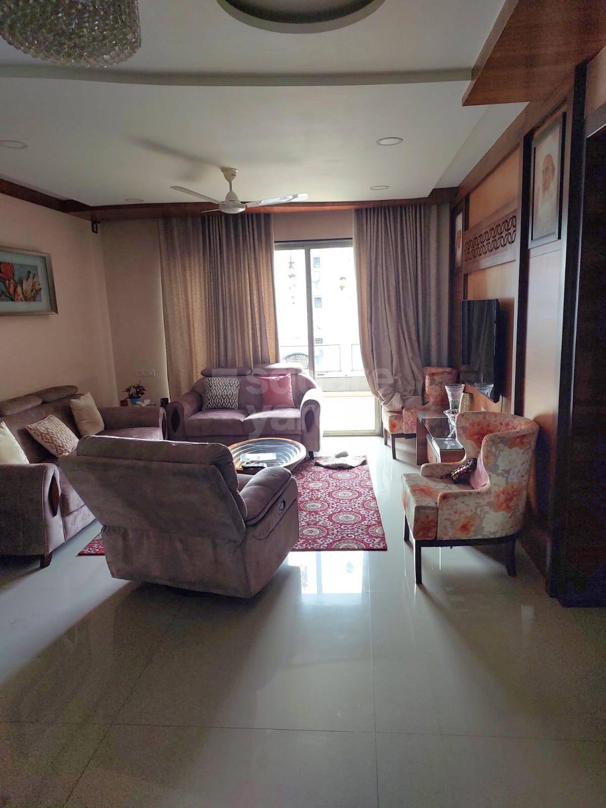 4 BHK + Extra Room Apartment For Sale in Alcon Royce