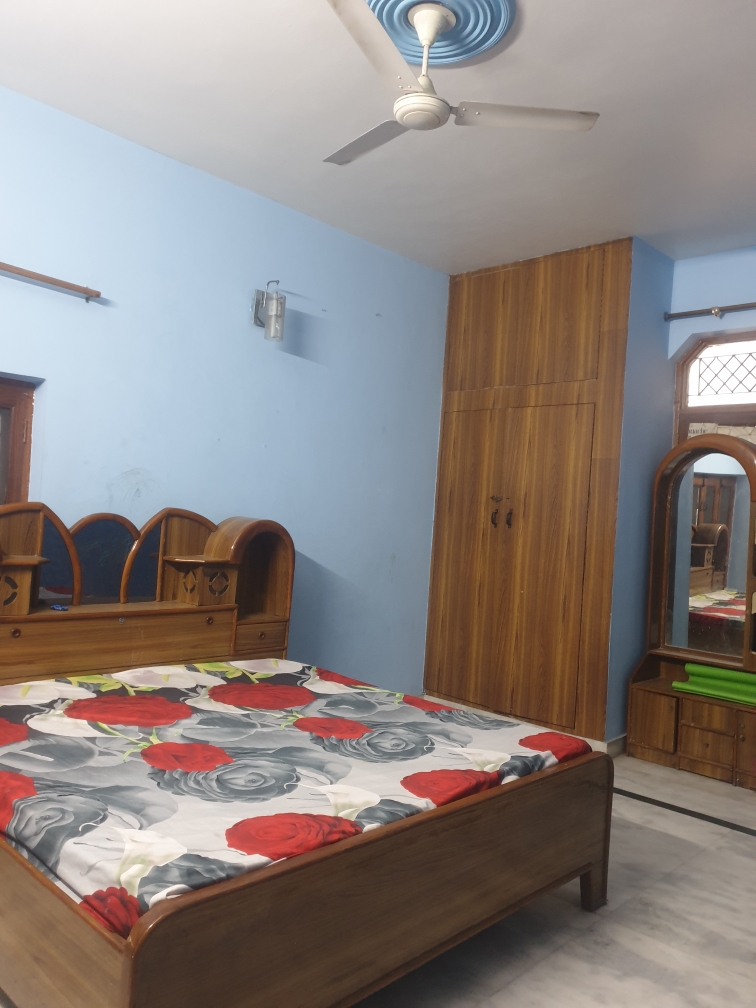 Rental 1 Bedroom 2250 Sq.Ft. Independent House in Sector 17 Faridabad
