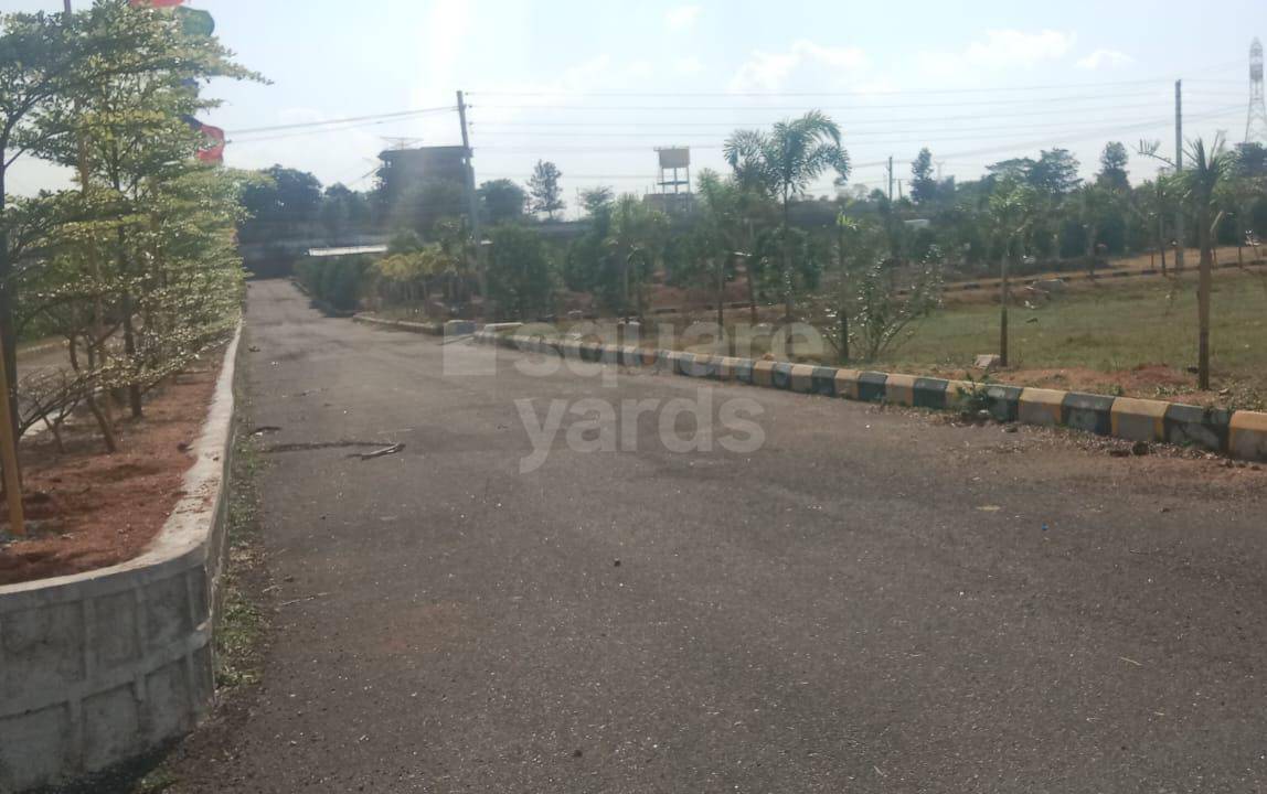 Resale 200 Sq.Yd. Plot in Banjara Hills Hyderabad 6623629