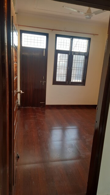 Room in 3 BHK Builder Floor at Aman Vihar – for Sale
