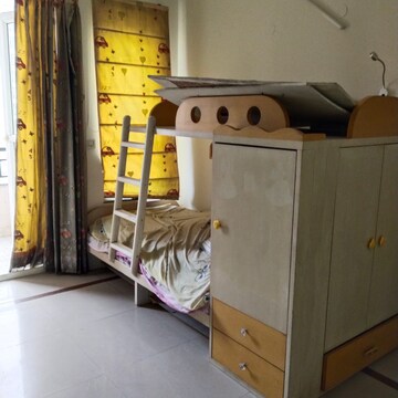 Bedroom in 3 BHK Apartment at Orchid Petals, Sector 49 – for Rent