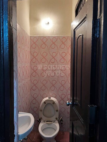 Attached Bathroom in 2 BHK Builder Floor at Housing Board Colony, Sector 31 – for Rent