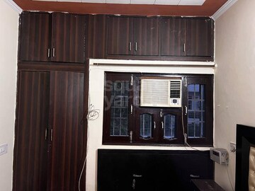Room in 2 BHK Builder Floor at Housing Board Colony, Sector 31 – for Rent