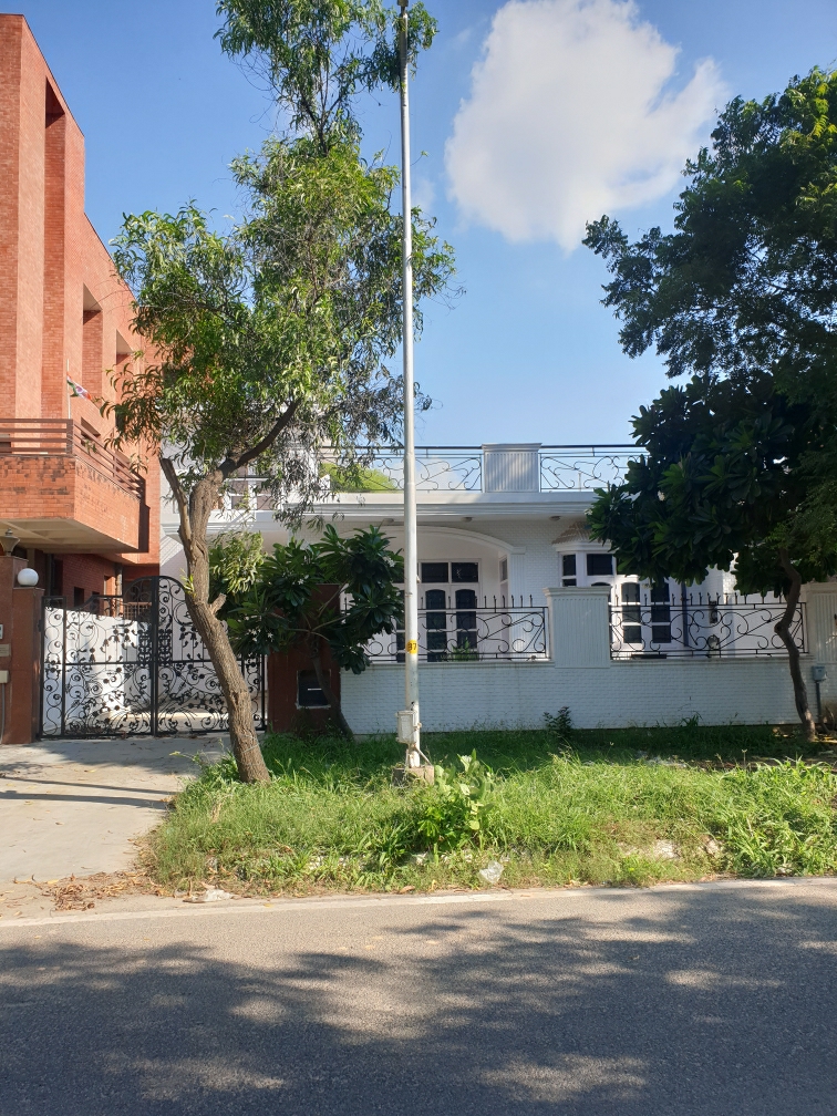 Resale 2 Bedroom 120 Sq.Mt. Independent House in Gn Sector Beta I