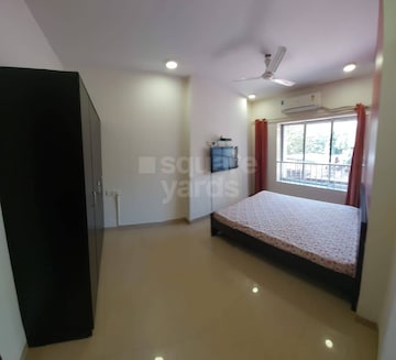 Room in 2 BHK Apartment at Gundecha Symphony, Andheri West – for Rent