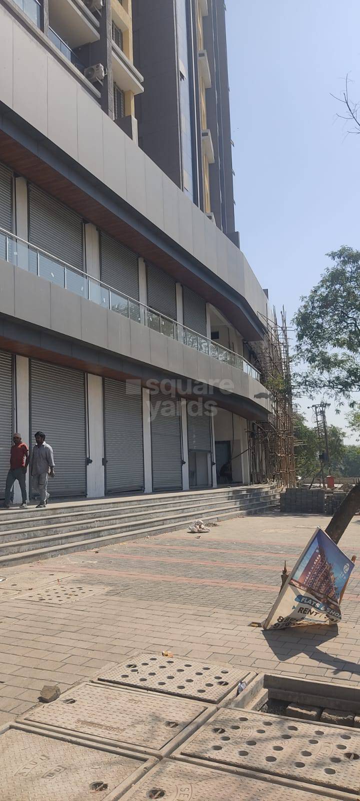 Rental Commercial Shop 600 Sq.Ft. in Kohinoor Zen Estate, Kharadi Pune