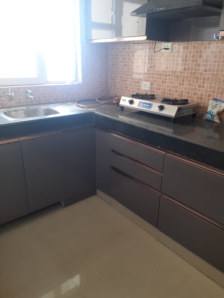 Rental 3.5 Bedroom 1900 Sq.Ft. Apartment in Rohtas Presidential Tower