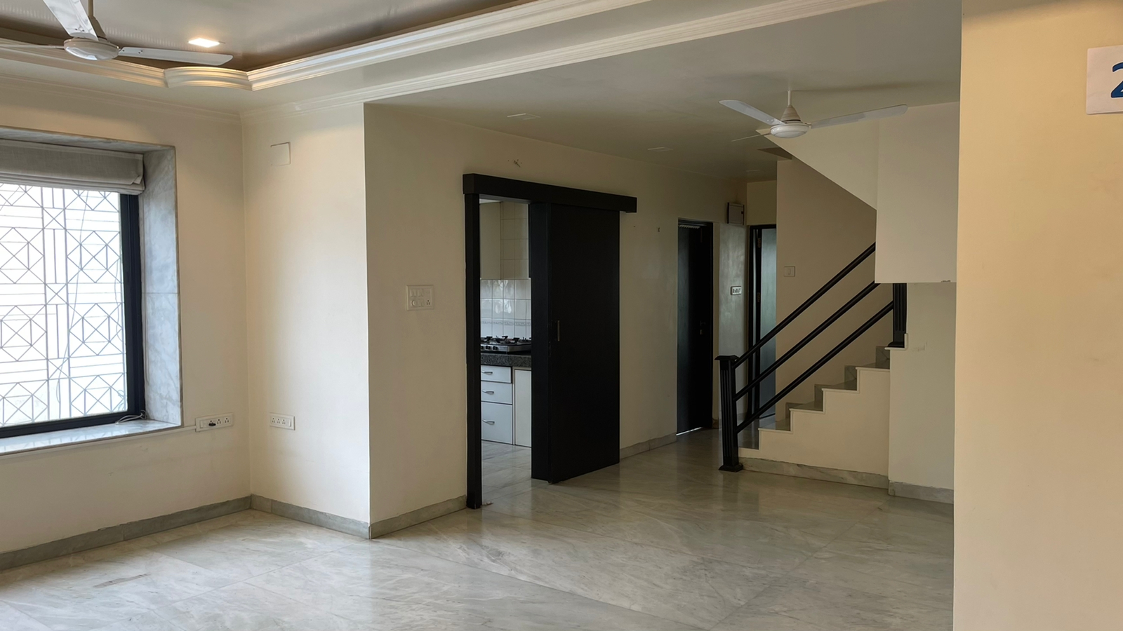 Resale 3.5 Bedroom 1700 Sq.Ft. Penthouse in Gold Field Park, Koregaon