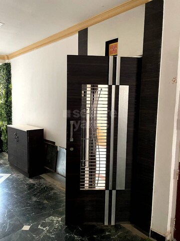 2 BHK Apartment – Exterior View View at Andheri West - for Rent