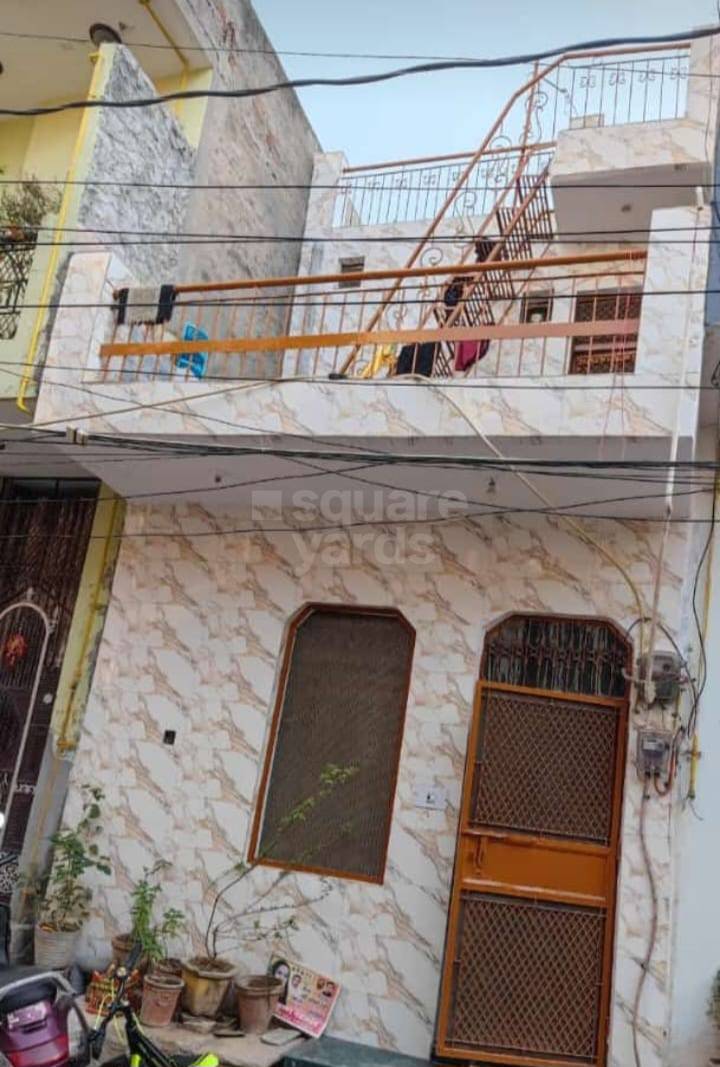 Resale 3 Bedroom 50 Sq.Yd. Independent House in Mohan Garden Delhi