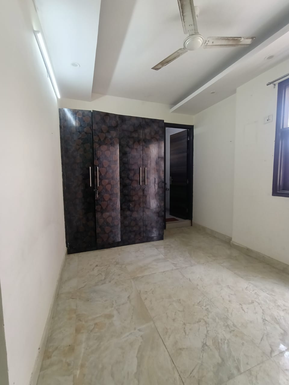 Resale 3 Bedroom 110 Sq.Yd. Builder Floor in RWA Khirki Extension Block