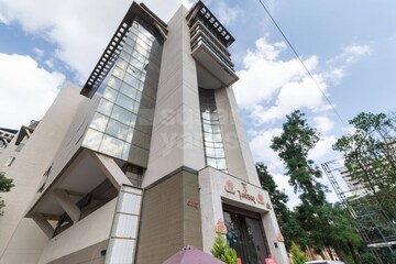  Office Space – Exterior View View at Dickenson Road - for Rent