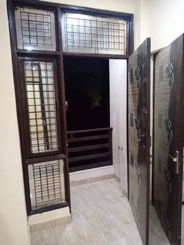 Resale 2 Bedroom 850 Sq.Ft. Builder Floor in RWA Sethi Enclave Mohan