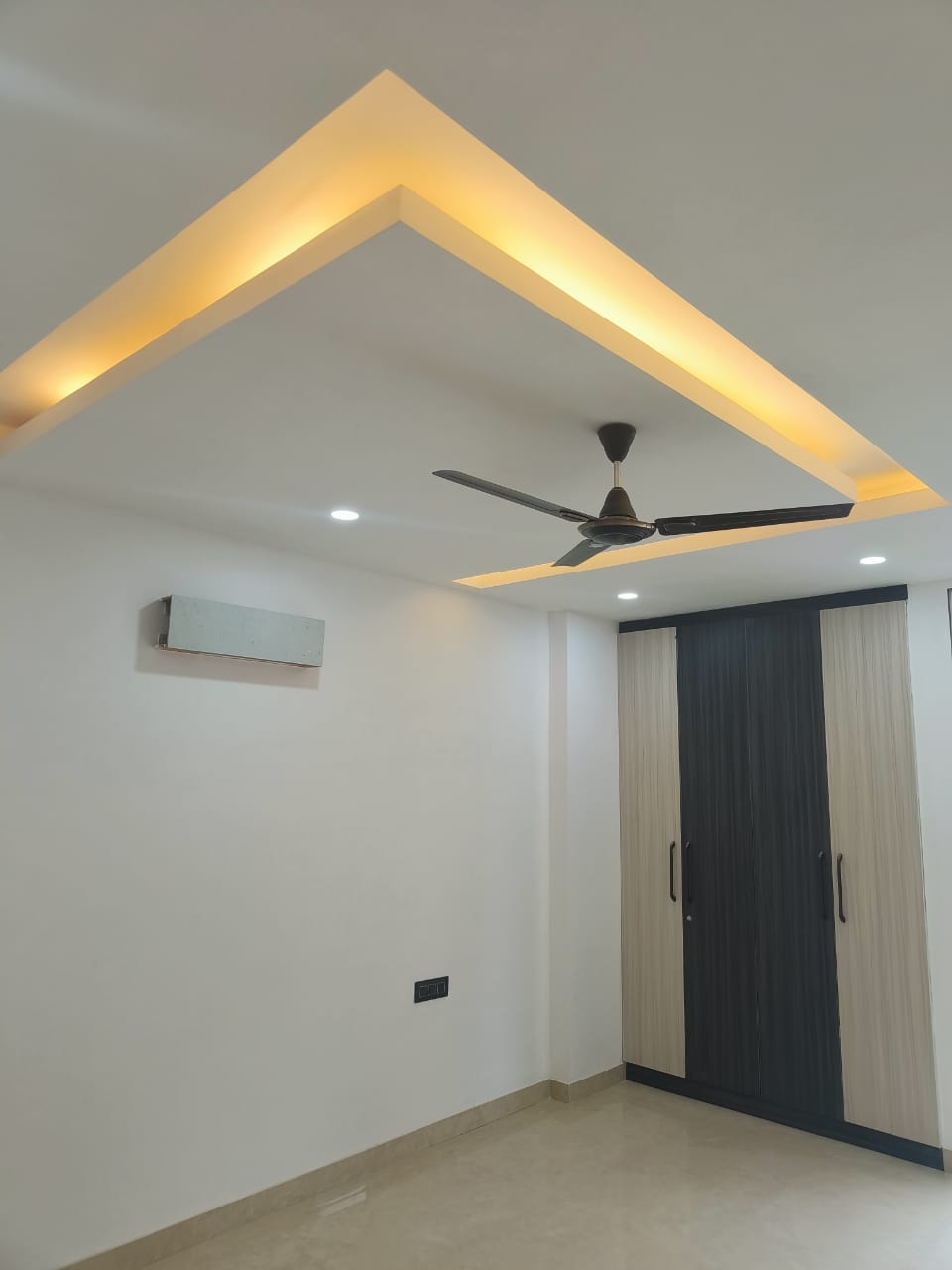 Resale 2 Bedroom 1300 Sq.Ft. Builder Floor in Housing Board Colony