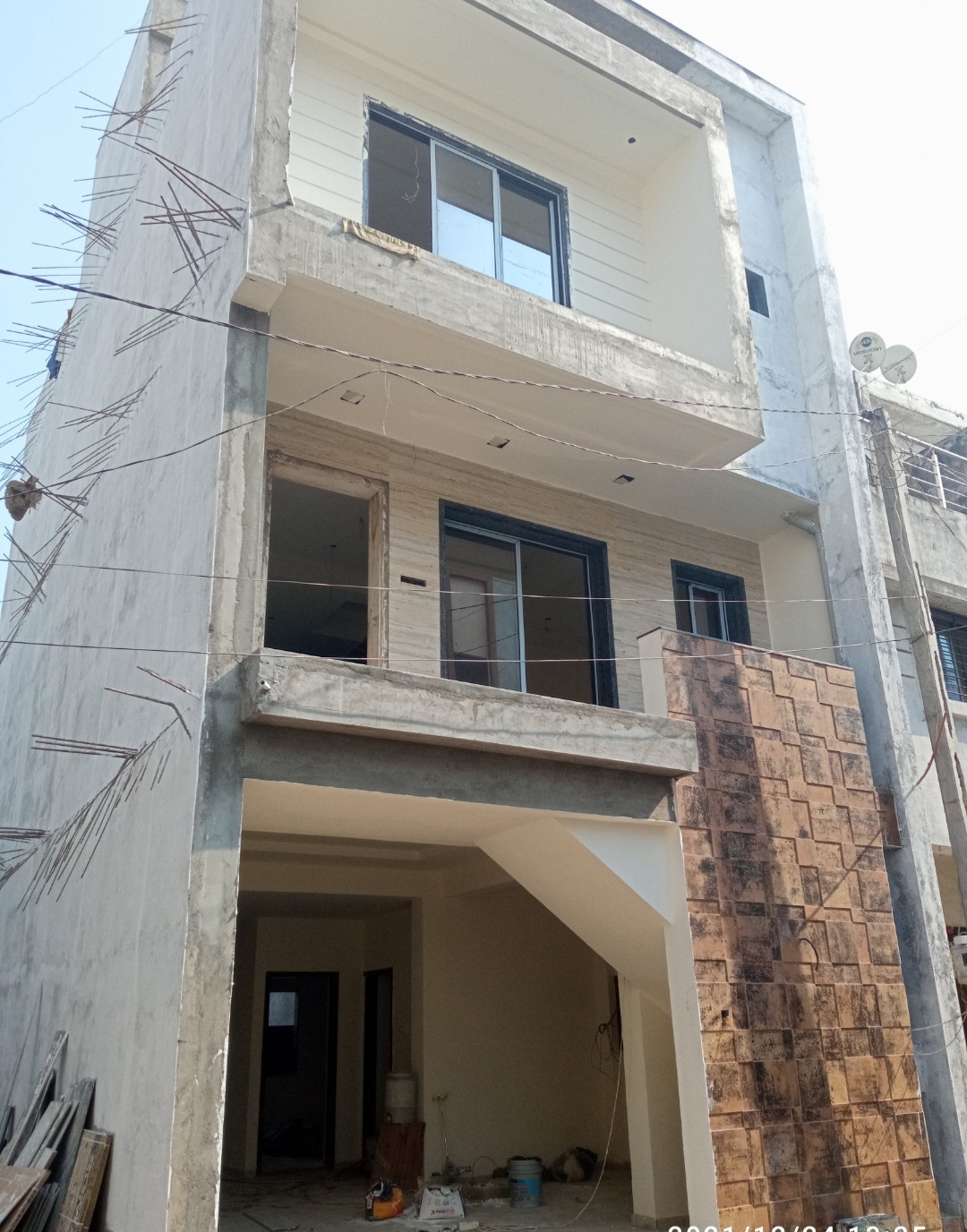 Resale 5 Bedroom 92 Sq.Yd. Villa in Jahangirabad Surat 5245200