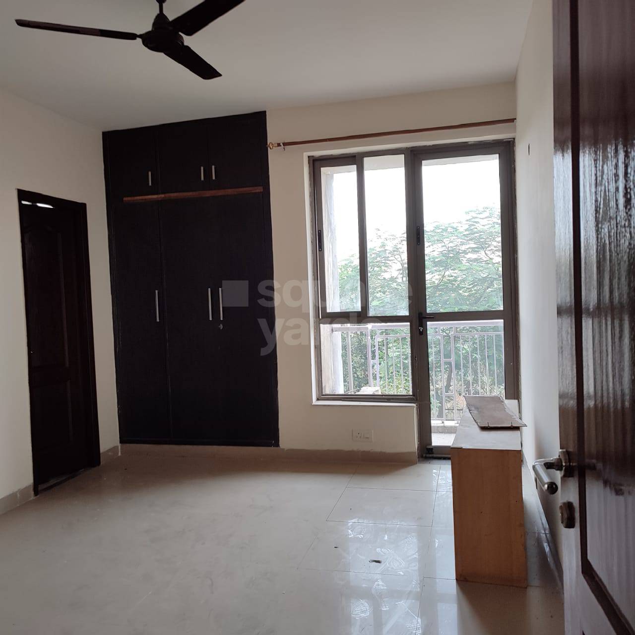 Rental 3 Bedroom 1355 Sq.Ft. Apartment in Unitech Uniworld Gardens 2