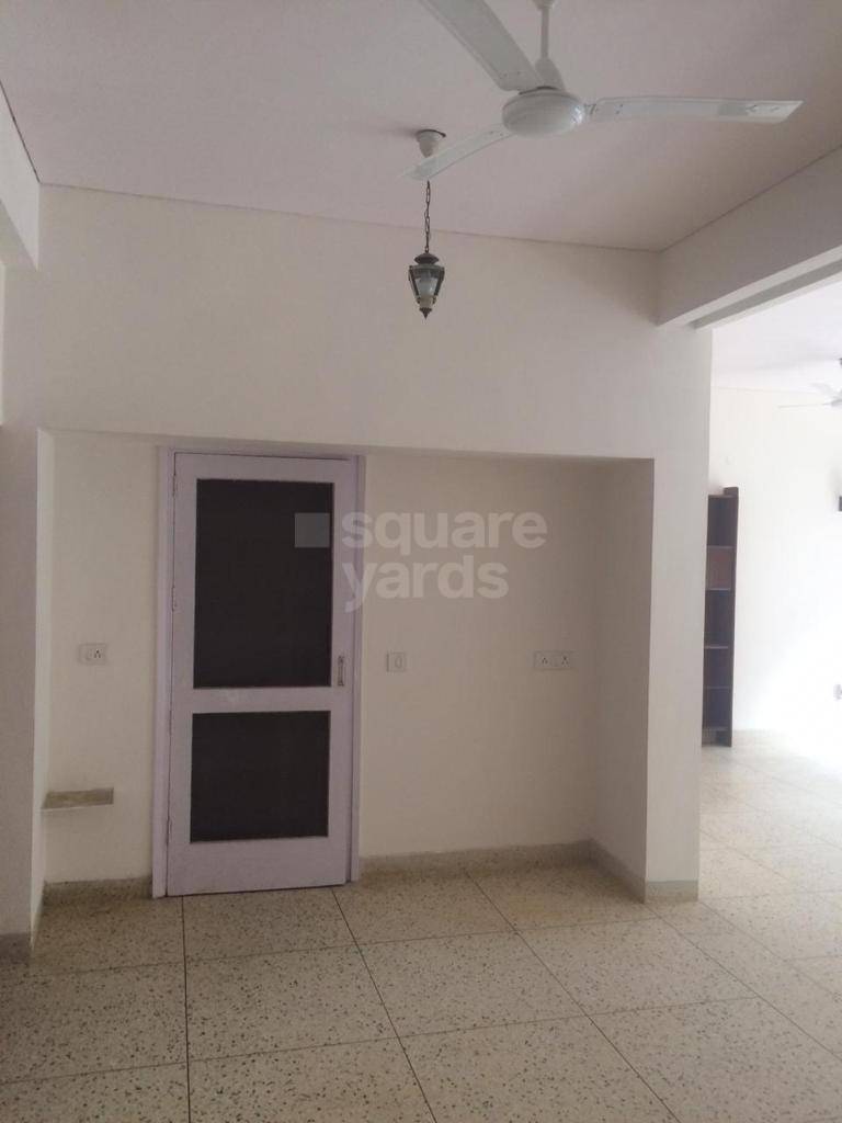 Rental 3 Bedroom 2700 Sq.Ft. Independent House in RWA East Of Kailash