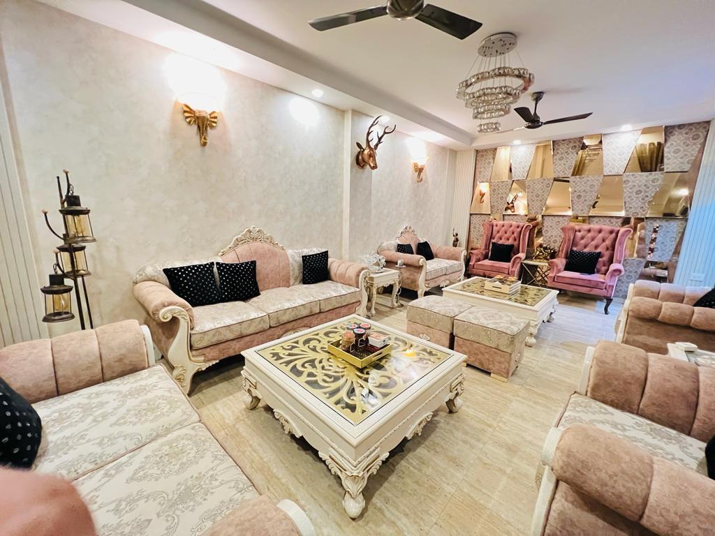 Resale 4 Bedroom 500 Sq.Yd. Builder Floor in South City 2 Gurgaon 5254697