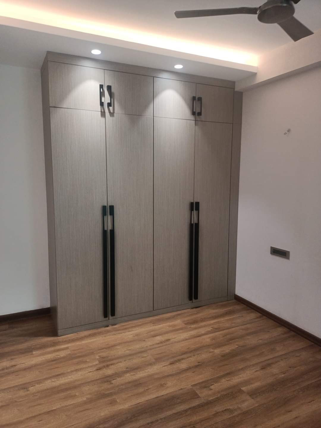 Rental 3 Bedroom 1000 Sq.Ft. Builder Floor in Shalimar Bagh Delhi 5256595