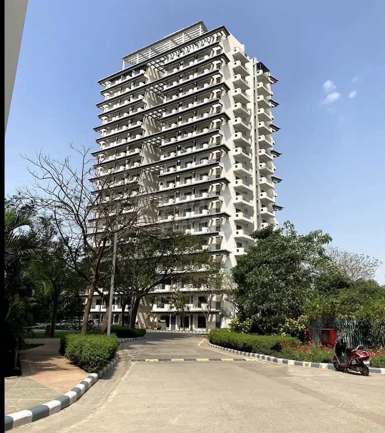 Resale 4 Bedroom 3829 Sq.Ft. Apartment in Tata Raheja Raisina Residency