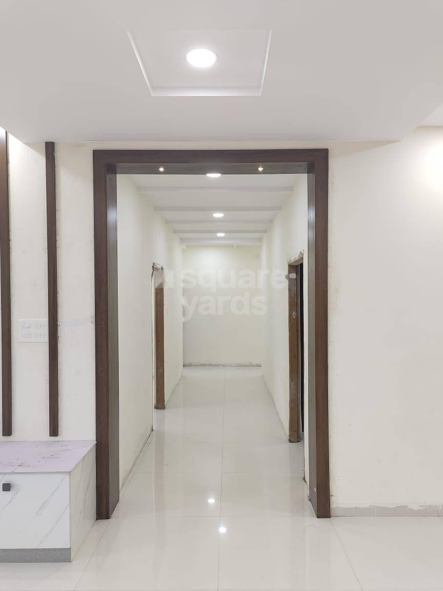 Rental 3 Bedroom 2200 Sq.Ft. Apartment in Sri Aditya Sunshine, Madhapur