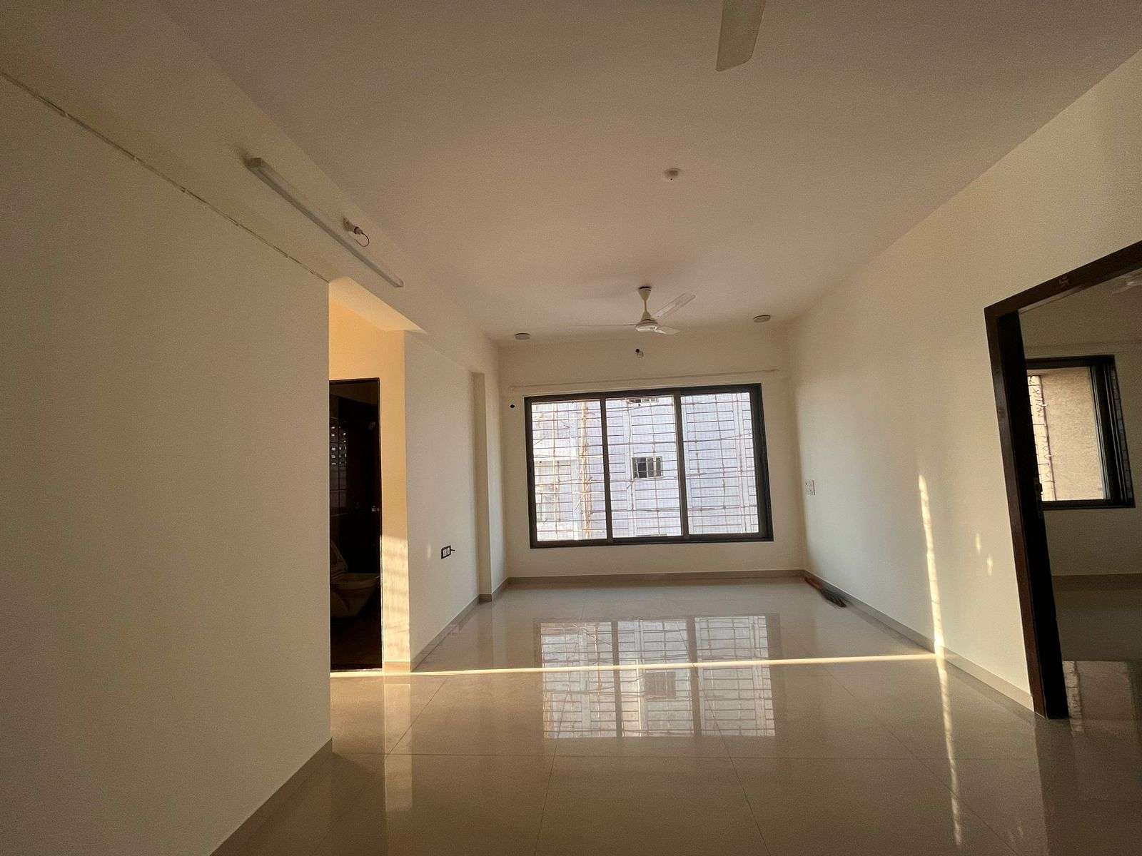 Rental 3 Bedroom 1200 Sq.Ft. Apartment In Andheri Chs, Andheri West Mumbai  - 5268493