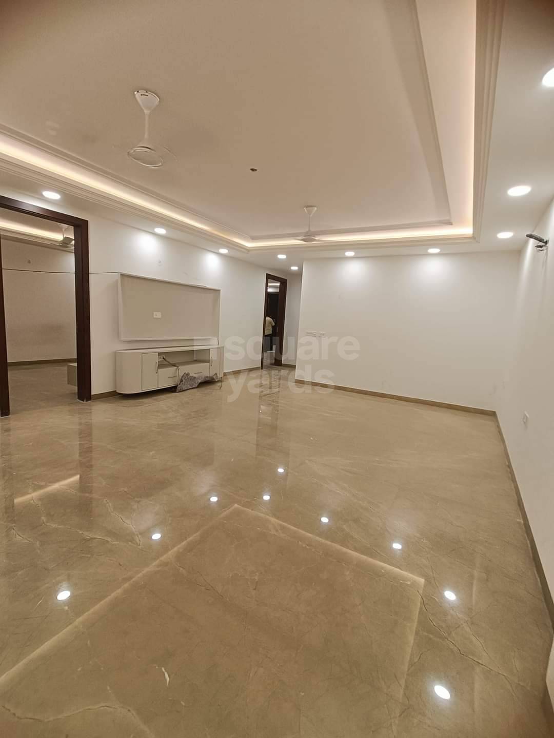 Rental 3 Bedroom 4000 Sq.Ft. Builder Floor in Pitampura Delhi 5272227